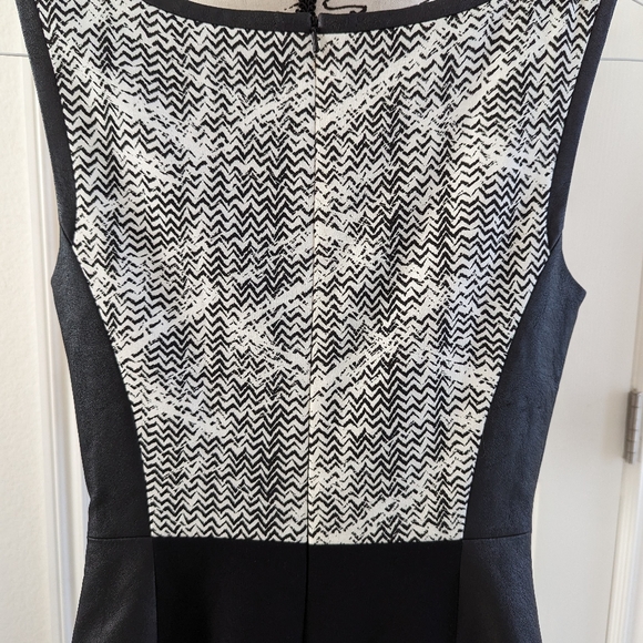 Karen Millen Black & White Faux Leather Technique Texture Sleeveless Midi Dress - Picture 7 of 10